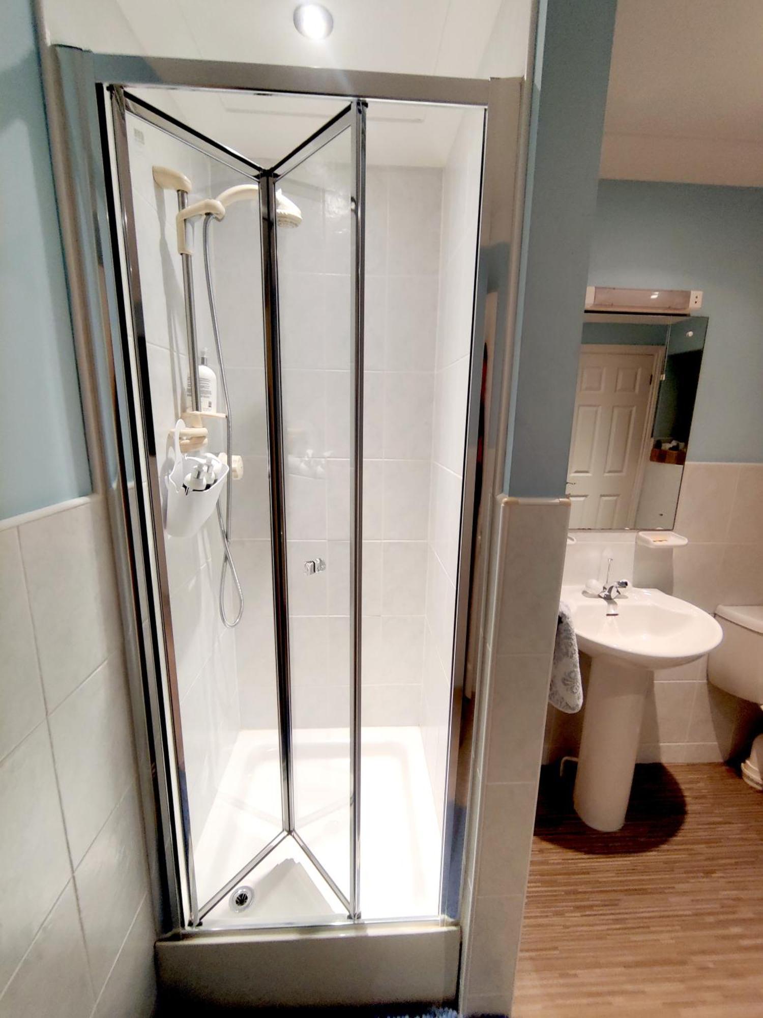 Lovely Private Room With Bathroom Stowey Экстерьер фото